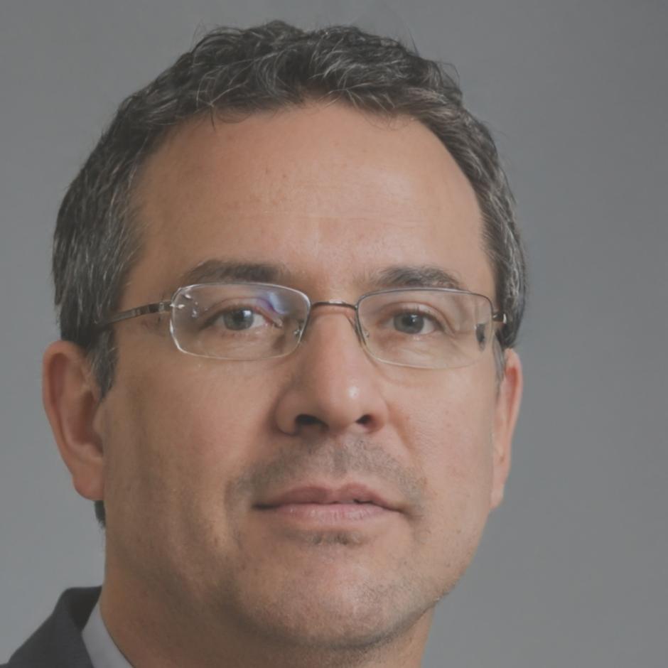 Instructor Gaspar Iruretacorena